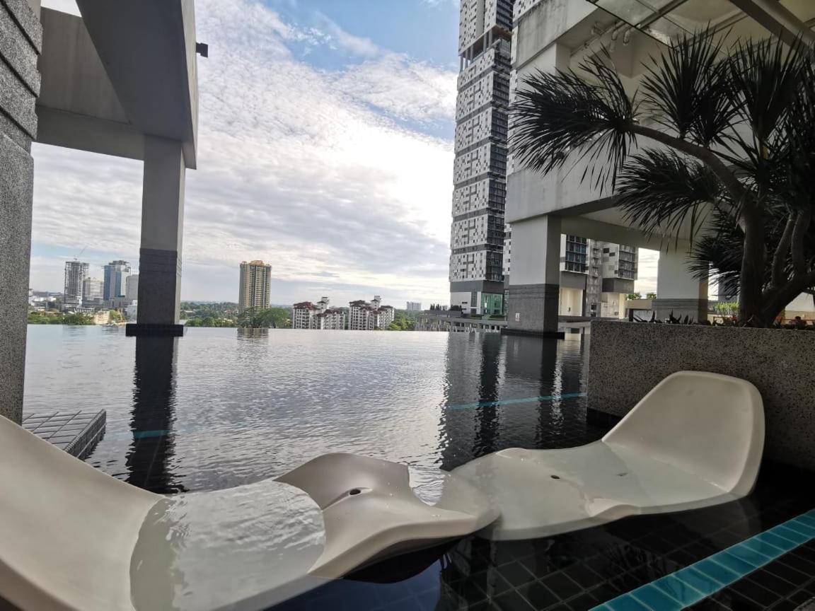 Twin Galaxy 2bedroom View Balcony Netflix Wifi *