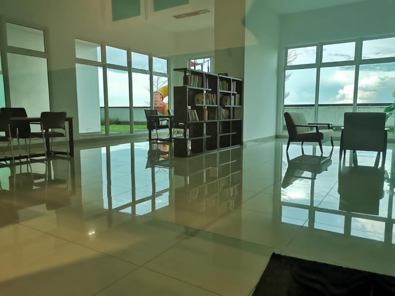 Twin Galaxy 2bedroom View Balcony Netflix Wifi Apartment *