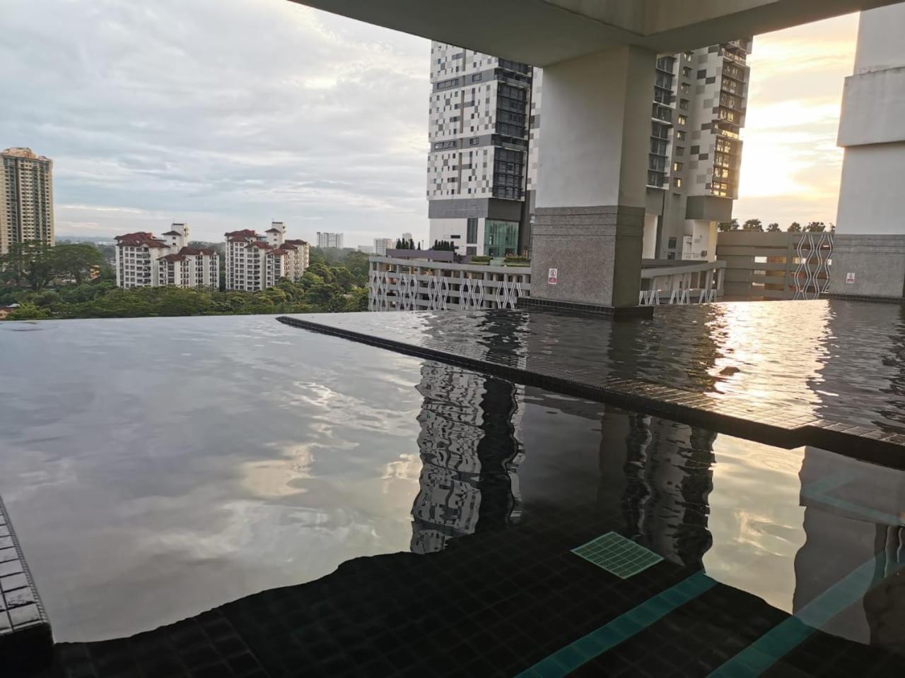 Twin Galaxy 2bedroom View Balcony Netflix Wifi * Johor Bahru